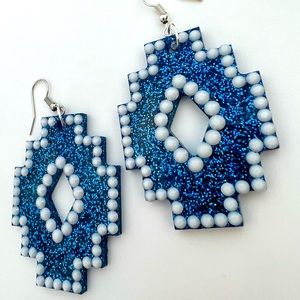 Aztec shaped rhinestone Cowboys set.